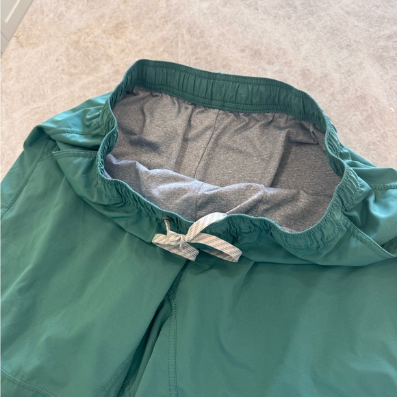 Vuori Kore Shorts 7” - Picture 4 of 4